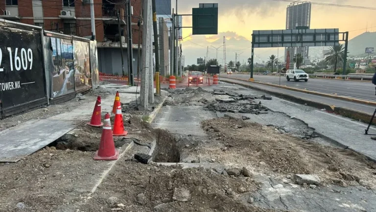 Cierran dos carriles en Constitución por trabajos de Agua y Drenaje