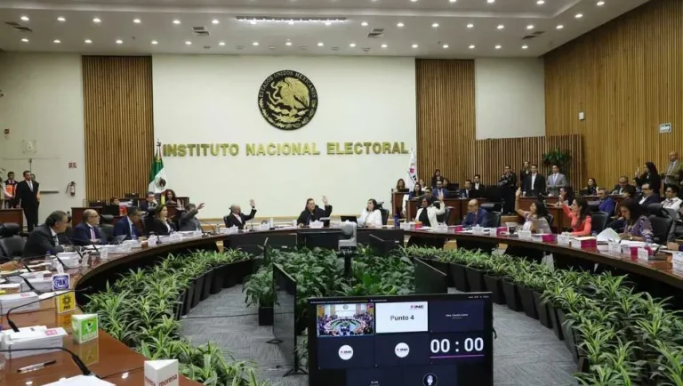 INE pide a TEPJF frenar suspensiones contra elección de juzgadores