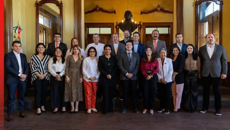 Reunión entre Samuel García y diputados concluye sin llegar a acuerdos