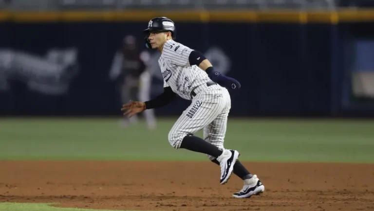 Tomateros barre a Sultanes tras ganar en los tres juegos de la serie