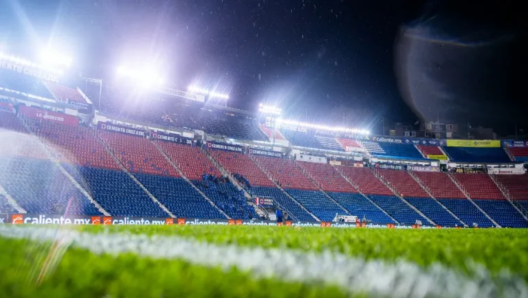 Reabrirán Estadio Azul y la Plaza de Toros México tras acuerdo con vecinos