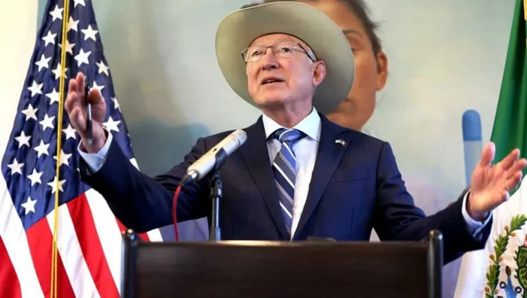 Ken Salazar habla sobre estrategia de seguridad en México