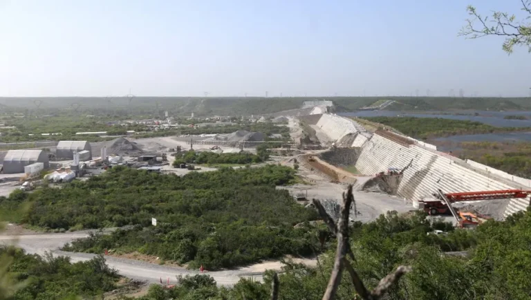 Gobierno Federal plantea reducir 32% bolsa de obras públicas en Nuevo León