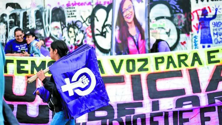 Exigen en marcha alto a la violencia machista en CdMx