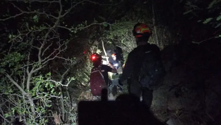 Rescatan a senderistas en el Cerro de la Silla en Guadalupe