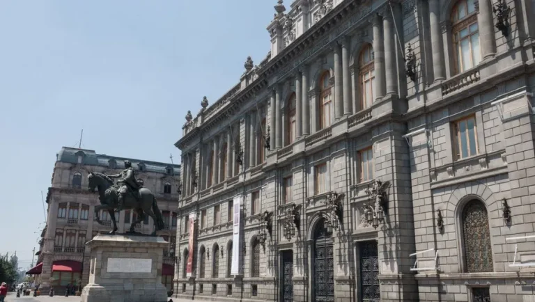 Juan Ramón de la Fuente llama a la «ética rigurosa» tras boda en el Munal