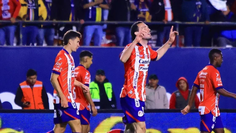 San Luis saca ventaja en semifinal de ida frente Rayados en el Apertura 2024