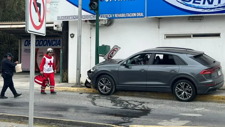 Asesinan a hombre en su camioneta en colonia Contry La Silla; Guadalupe, NL