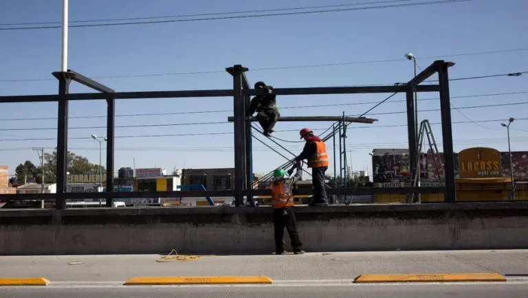 El valor de producción de constructoras suma 7 meses a la baja