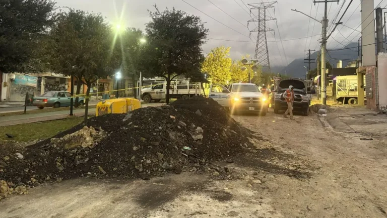 Restablecen servicio de agua tras ruptura de tubería; Guadalupe, Apodaca y San Nicolás