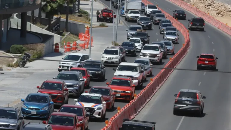 Monterrey aplicará carril de contraflujo en avenida Paseo de los Leones