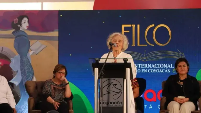 Elena Poniatowska: “No hay mejor amante que un libro”