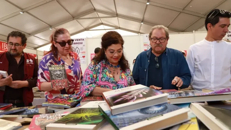 Brugada convoca al lectódromo más grande del mundo en el Zócalo
