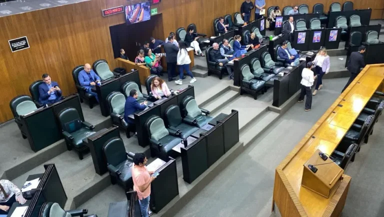 Diputados piden inspeccionar que antros de NL cierren a las 2