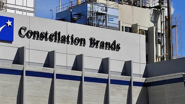Constellation Brands recorta pronóstico de ventas por aranceles
