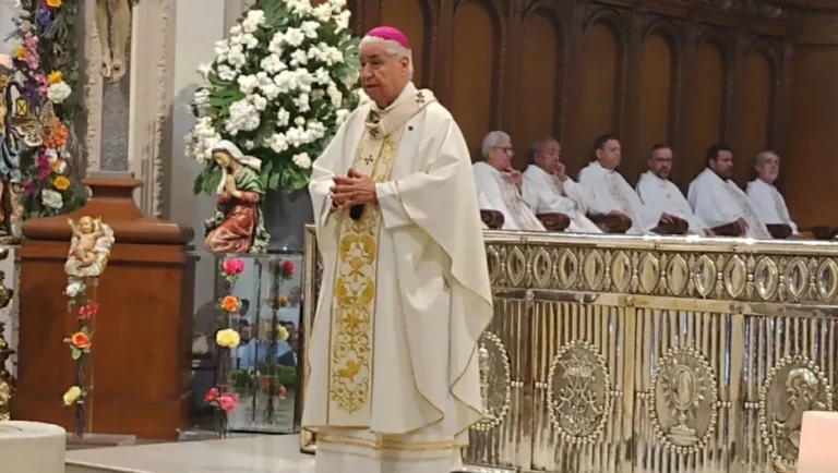 Realizan misa en honor al Papa Francisco en la Catedral de Monterrey