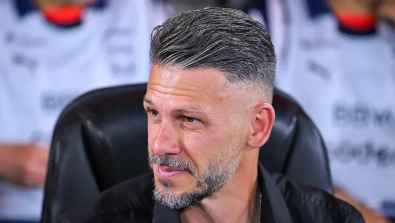 Martín Demichelis seguirá en Rayados tras discusión en sesión extraordinaria