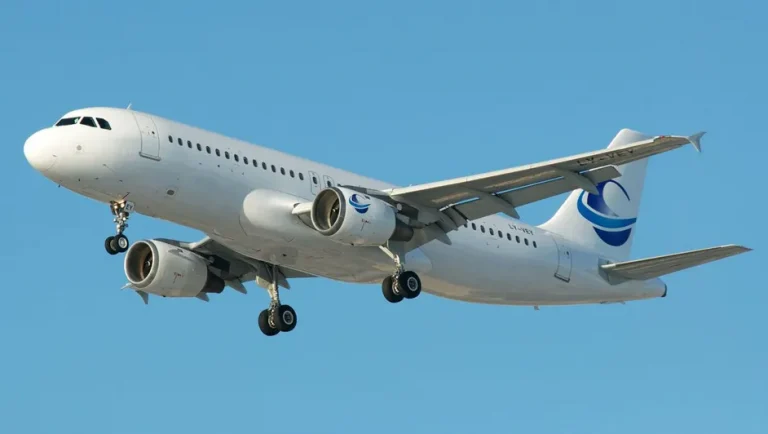 Avion Express de Lituana busca operar en México