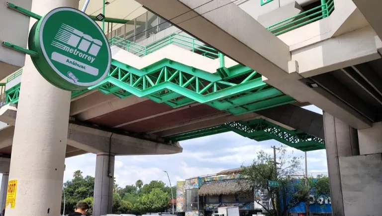 Piden usuarios mayor seguridad en Metro de Monterrey tras caso de pinchazo