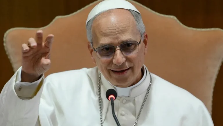 El Vaticano da a conocer el escudo y el lema del Papa León XIV