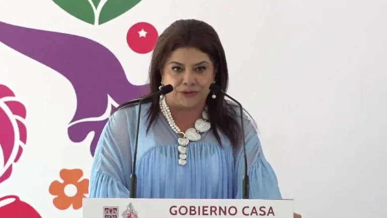 Clara Brugada celebra la elección del Papa León XIV