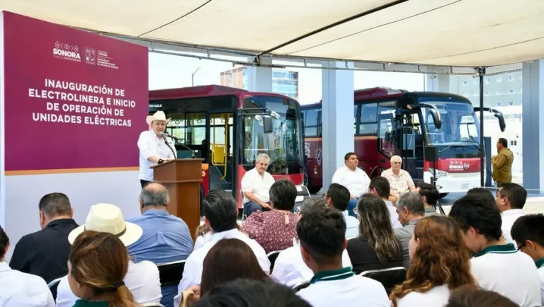 Alfonso Durazo inaugura primera electrolinera pública en Sonora