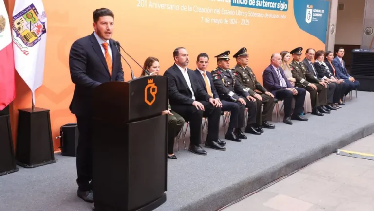 Samuel García pide paz política al conmemorar 201 años de Nuevo León