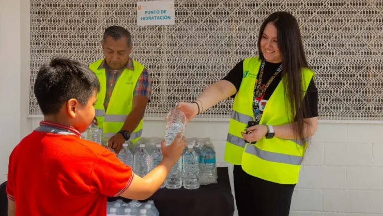 Instala SEP puntos de hidratación en escuelas de Nuevo León