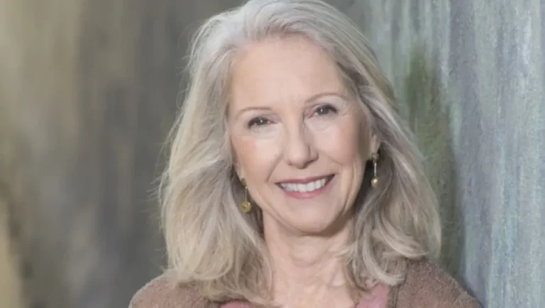 María de Lourdes Victoria presenta «La maletita azul»