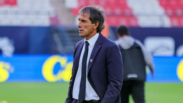 Pachuca da postura ante renuncia de Guillermo Almada