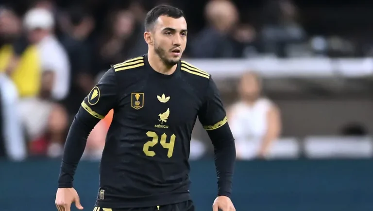 Luis Chávez sufre lesión en la rodilla y queda fuera de la Copa Oro