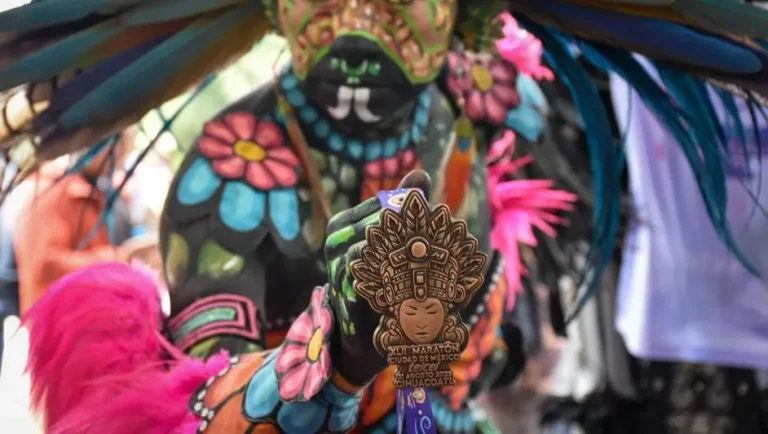 Así son las medallas del Maratón y Medio Maratón de la Ciudad de México 2025