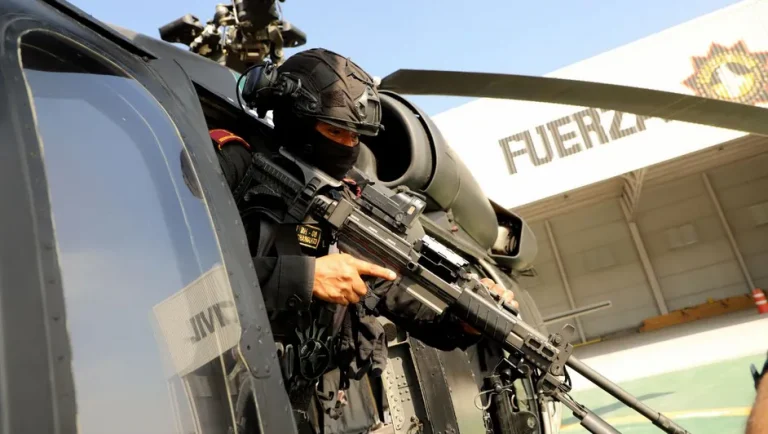 Fuerza Civil activa Operativo Carrusel en carretera Monterrey-Reynosa