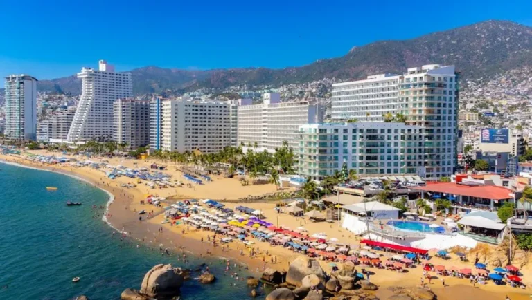 Congahin: Reducción de jornada laboral pondría en riesgo rentabilidad de restaurantes y hoteles