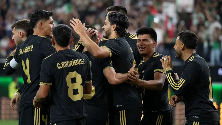 México debuta con victoria en la Copa Oro