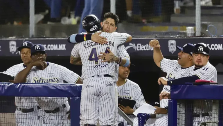 Sultanes de Monterrey derrota a Caliente de Durango en el primer juego de la serie