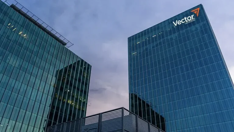 S&P coloca en Revisión Especial Negativa la calificación crediticia de 9 fondos de Vector Casa de Bolsa