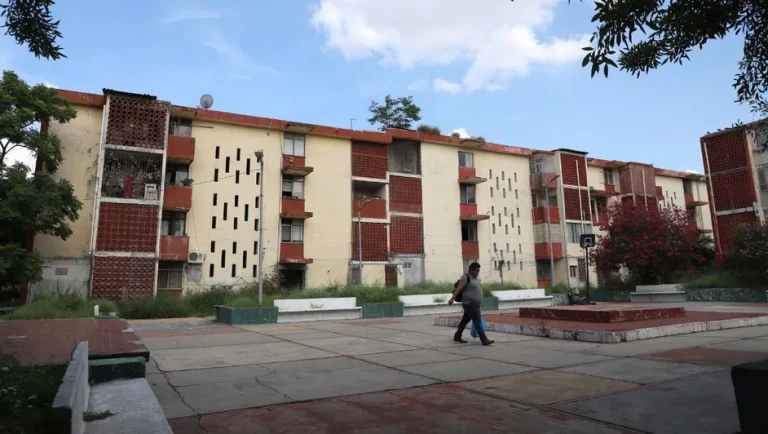 Gobierno de NL regenerará los Condominios Constitución