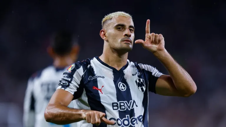 Germán Berterame hace un hat-trick perfecto para el primer triunfo de Monterrey en el Apertura 2025