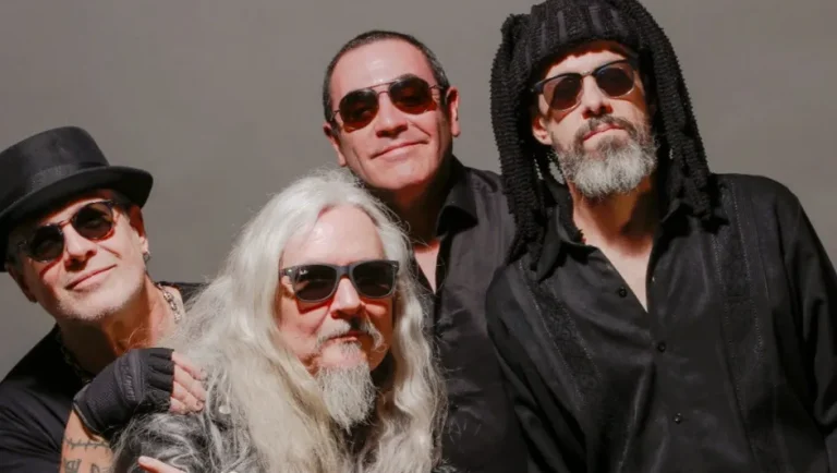 Cuca festeja 35 aniversario de trayectoria en el rock