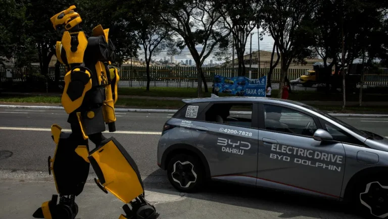 Industria automotriz china quiere conquista AL con sus autos eléctricos