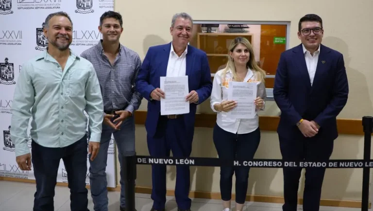 Entregan propuesta para que escuelas implementen plan contra el tráfico en NL