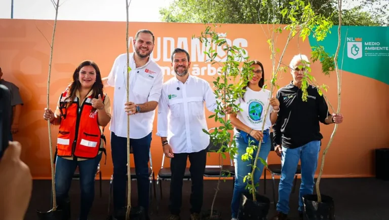 Gobierno de Nuevo León inicia el programa «Ayudemos con más árboles»