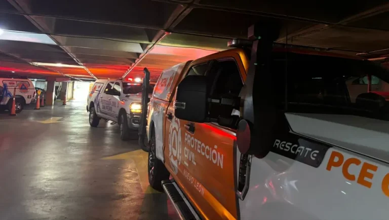 Cae pedazo de lámpara en elevador de capillas funerarias en San Pedro