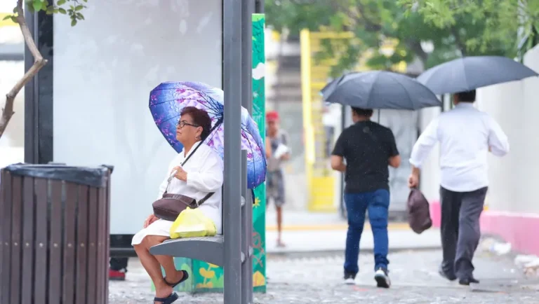 Pronostican clima bochornoso y chubascos aislados para este viernes en Nuevo León