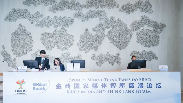 BRICS llama a crear normas propias para la inteligencia artificial y medios del Sur Global