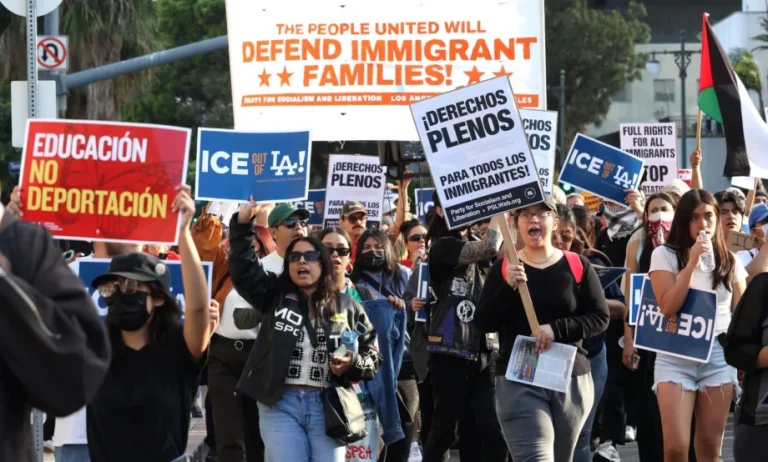 ICE asfixió a comunidad latina de Los Ángeles con 471 redadas
