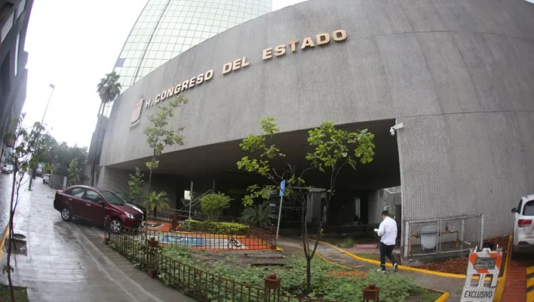 Congreso de Nuevo León aprueba solo el 10% de las iniciativas; continúan concediéndose vacaciones