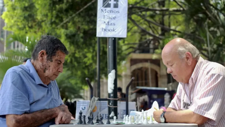 La crisis de los 60 años: Psicoterapeuta explica cómo enfrentar la jubilación sin miedo