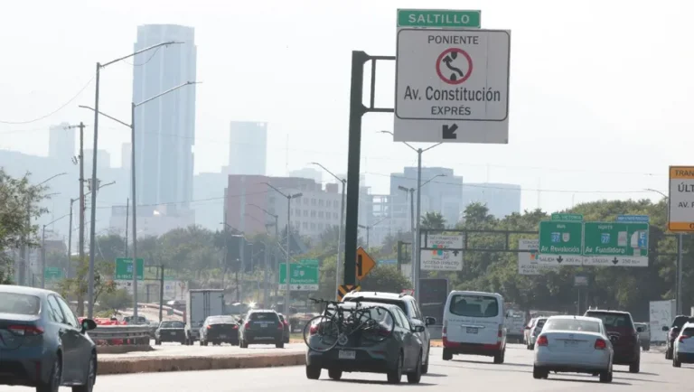 Anuncian cierre en carriles exprés de Avenida Constitución por obras del Metro